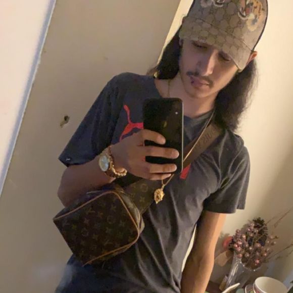 Meet your Posher, Donavan - Picture 1 of 1